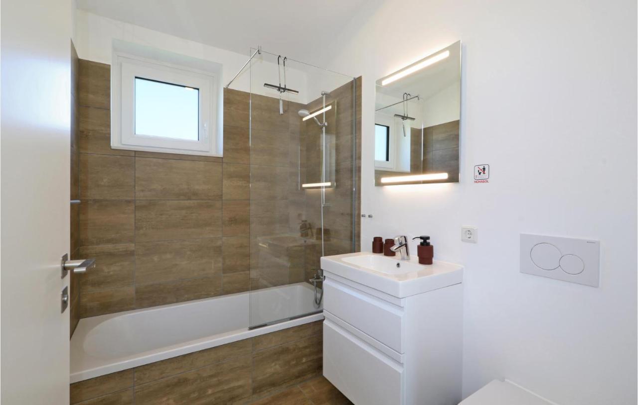Stunning Home In Lembruch-Duemmer See With Sauna 외부 사진